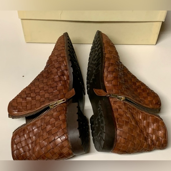 Women’s 6.5 B Vintage Cole Haan Woven Leather Side Zip Ankle Boots - Picture 11 of 16